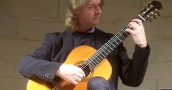 David Russell Plays El ultimo trémolo by Barrios David Russell Plays Barrios