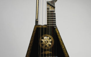 Harp–lute by Edward Light