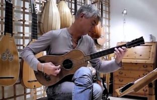 Rolf Lislevand Plays Santiago de Murcia on a 1679 Guitar