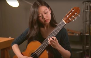 Xuanxuan Sun Plays Gigue BWV 1004