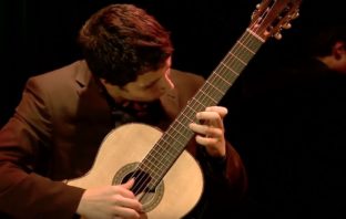 Andrija Lazarevic plays Paganini Caprice No.5