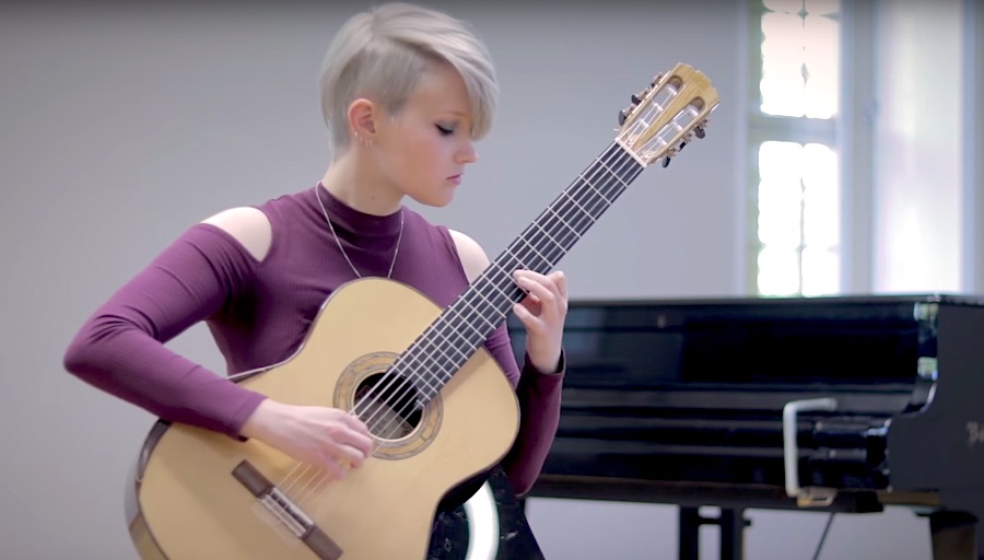 Stephanie Jones Plays Five Bagatelles by Walton This is