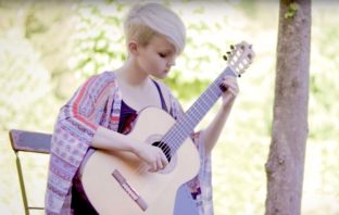 Stephanie Jones plays Recuerdos by Tárrega