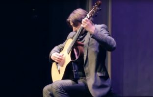 Alexei Khorev Plays Hika & Un Dia di November by Brouwer