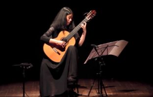 Liying Zhu Plays Rondeau Op. 12 by Coste