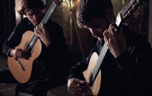 Vickers Bovey Guitar Duo Play Tedesco
