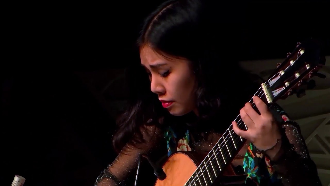 JiJi Plays Xie by João Luiz This is Classical Guitar