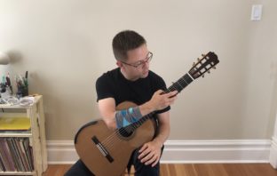 Why Guitarists use Lute Tuning & Capos for Renaissance Music
