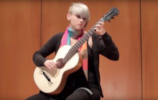 Stephanie Jones Plays Presto BWV1001 by Bach