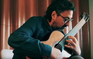 Aniello Desiderio Plays Wie Die Nacht Übers Land Kommt by Schmitz