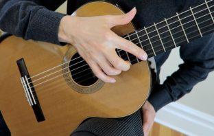 Lesson: Harmonics on the Classical Guitar