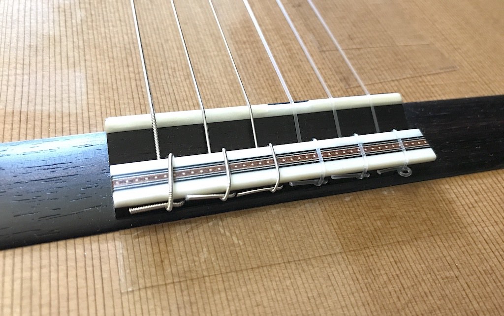 How to replace and tie classical guitar strings