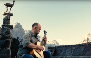 Pavel Steidl Plays Liebeslied by Mertz