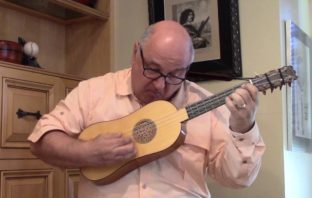 Daniel Shoskes Plays Fantasie by Morlaye on Renaissance Guitar