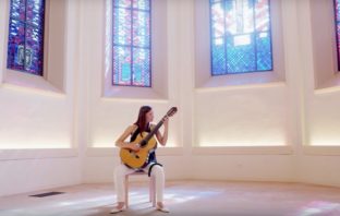 Hanna Link plays Ivanov-Kramskoi Hanna Link, Guitar