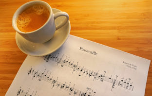 Passacaille by Robert de Visée – Free PDF Passacaille by Robert de Visée - Free PDF Sheet Music or Tab